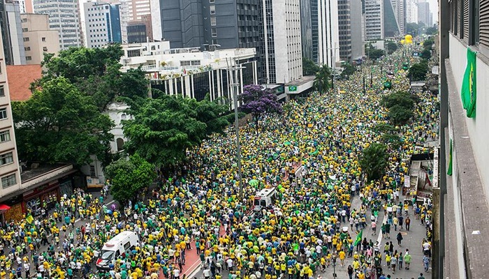 Brezilya'da Rousseff karşıtı gösteriler düzenlendi