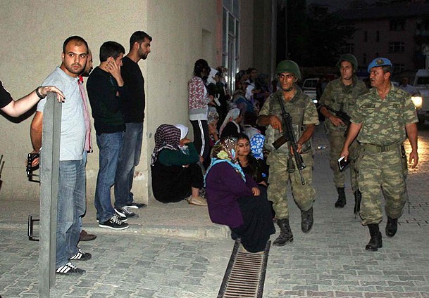 Hakkari'de 8 şehit