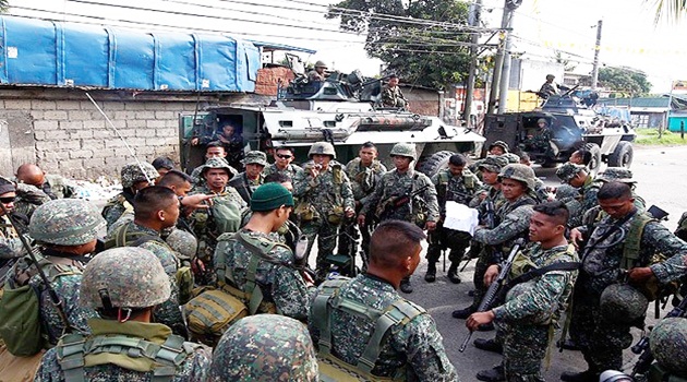 Filipinler'de rehinelerden 78'i kurtarıldı