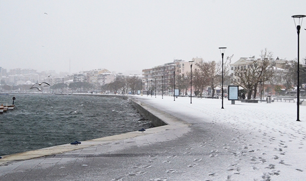Çanakkale Boğazı gemi geçişlerine kapatıldı