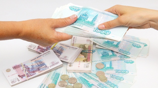 Rusya'da ruble zayıflıyor, hızlı devalüasyon endişesi yok