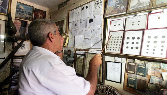 İsrail'den kurtardıklarını müze evinde sergiliyor