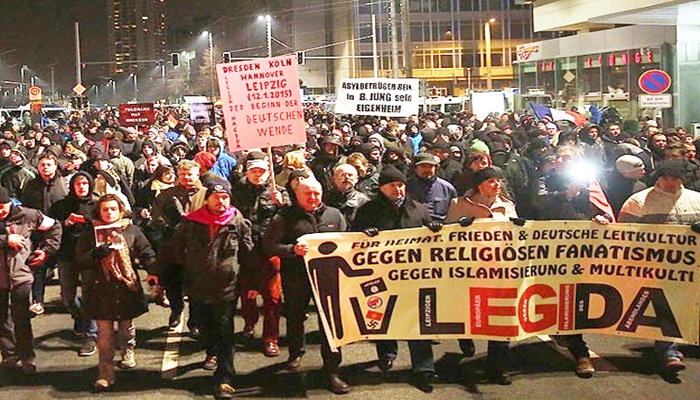 PEGIDA Dresden'de gösteri düzenledi