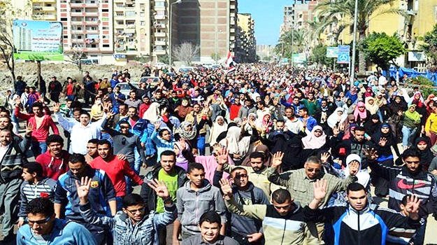 Mısır'da öğrencilerden darbe karşıtı gösteri
