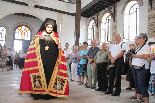 Atalarının doğduğu topraklarda 90 yıl sonra ayin yaptılar