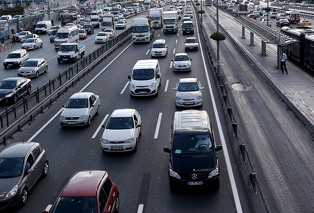 Trafiğe kayıtlı araç sayısı yüzde 4,95 arttı