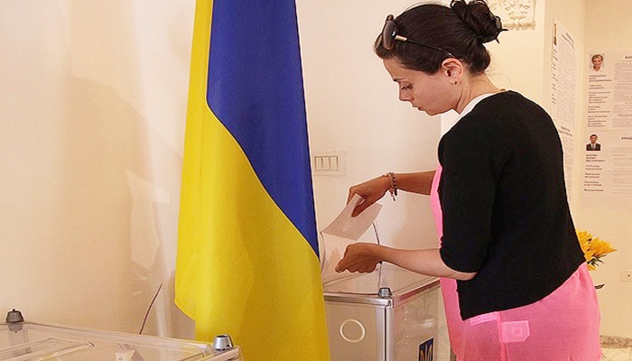 Ukrayna'da halk yarın sandık başına gidiyor