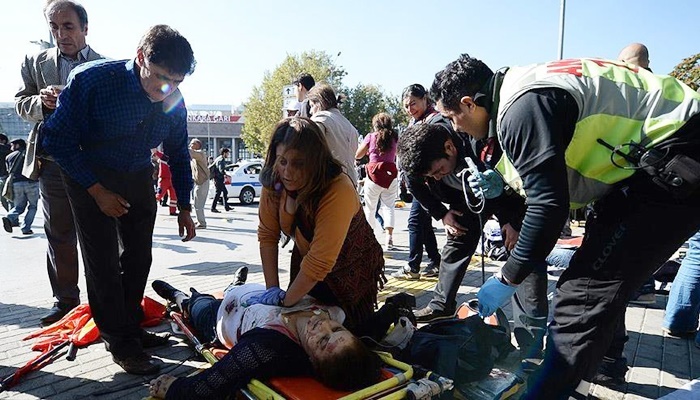 Ankara Tren Garı yakınındaki 2 ayrı patlamada 30 vatandaş hayatını kaybetti, 126 kişi yaralandı