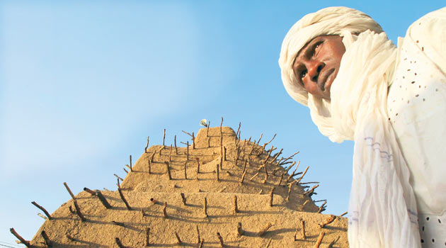 Mali'de isyancılar '333 evliyanın şehri'ni yıkıyor