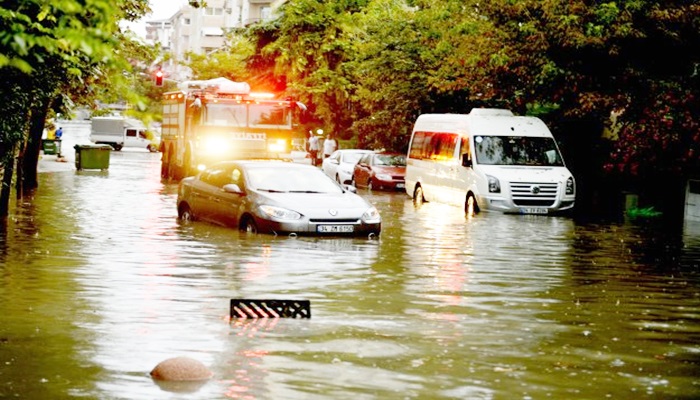 İstanbul'da şiddetli yağış etkili oldu