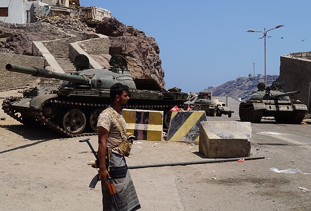 "İran Yemen'e silah ve mühimmat sokuyor"
