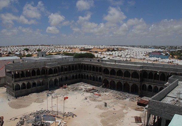 Mogadişu'ye en büyük külliye inşa ediliyor