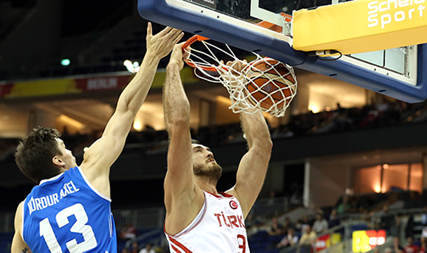 EuroBasket 2015'te İzlanda'yı 111-102 yenen Türkiye 4. oldu