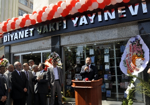 Diyanet İşleri Başkanı: Ramazan coşkusu eğlenceye dönüşmemeli