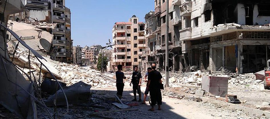 Uçaklar bomba yağdırıyor
