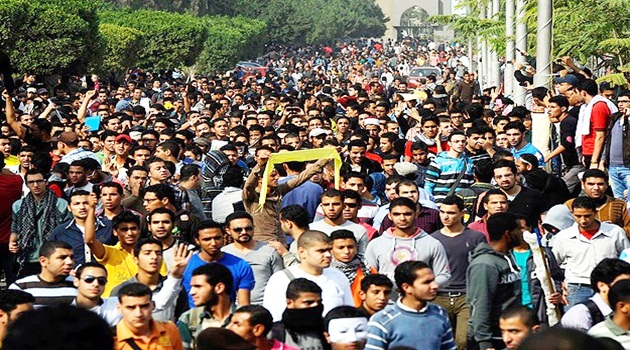 Sabah 7 Hareketi"nden ceza alan kız öğrencilere destek