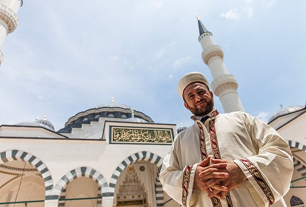 ABD'de bir camiye ilk defa mahya asılacak