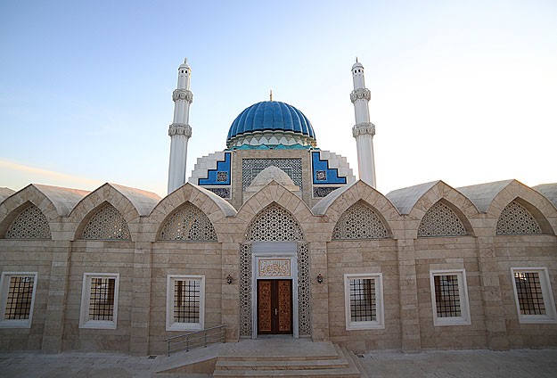 Hoca Ahmet Yesevi Camii ibadete hazır