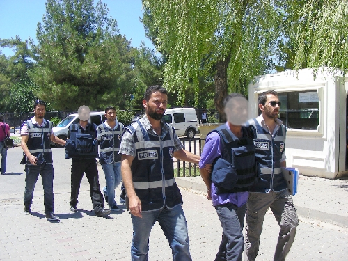 Diyarbakır'da eşini ve kaynanasını öldüren zanlı yakalandı