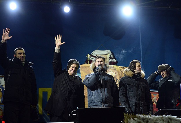 Ukrayna'da muhalefet liderleriyle anlaşma