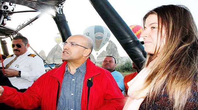 Bakan Şimşek'ten balonla Kapadokya turu