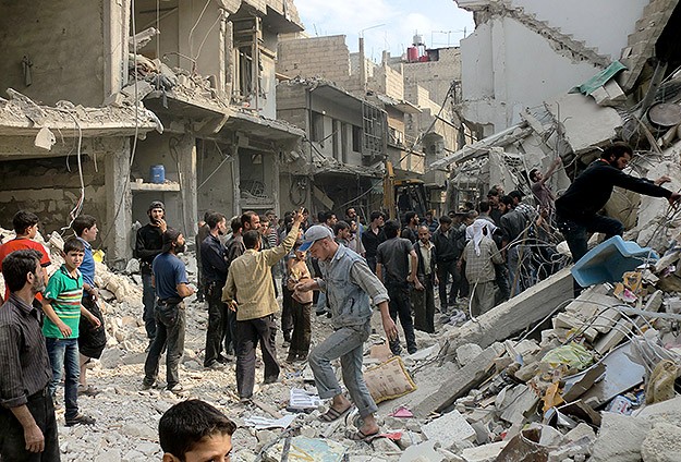 Suriye ordusu varil bombalı saldırılara devam ediyor