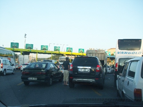 Köprü trafiğinde plaka kurnazlığı