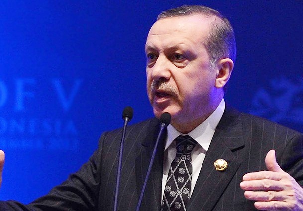 5 üyenin 2 dudağının arasına bırakılamaz