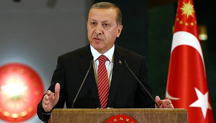 'Kibir abideleri kaçacak delik arıyorlar'