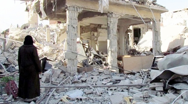 Esed güçleri köyü bombaladı: 50 ölü