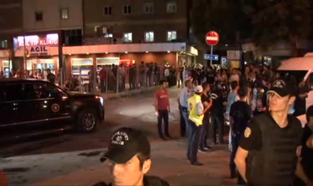 Başbakan Yıldırım, hastanede yaralıları ziyaret etti