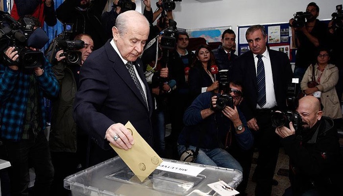 MHP Genel Başkanı Devlet Bahçeli oyunu kullandı