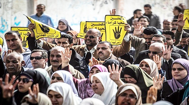 Mısır'da darbe uygulamaları protesto edildi