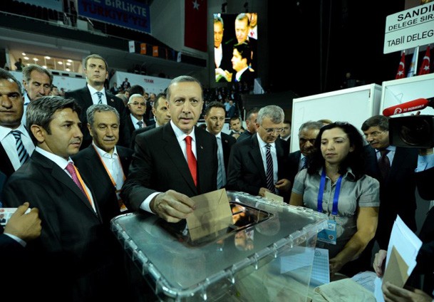 Erdoğan yeniden seçildi