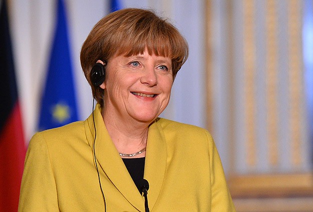 Merkel "AB ordusu" önerisine olumlu bakıyor