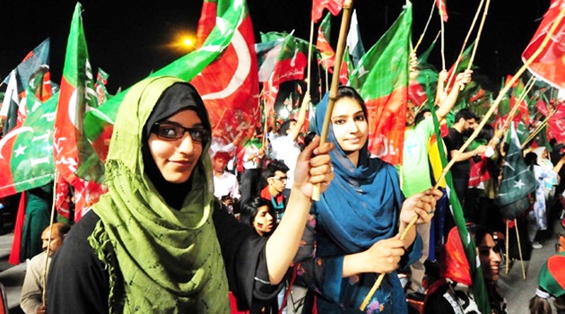 Pakistan'da gergin seçim
