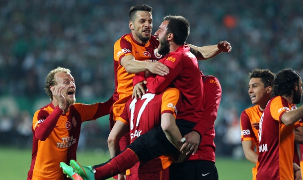 Galatasaray, 2-2'nin rövanşında Bursa'yı 5-2 yenerek finale yükseldi