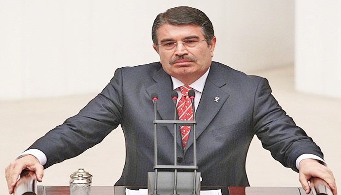 İdris Naim Şahin partisinden istifa etti