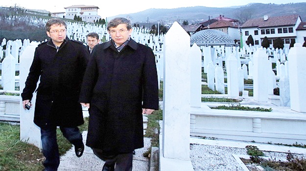 Bosnalı kardeşlerimizin yanındayız