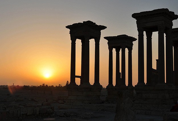 DAEŞ Tedmur antik kentini ele geçirdi