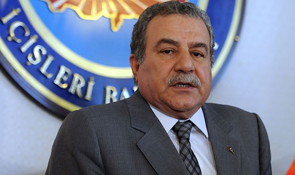 Bakan Güler: Yeni ehliyetler 1 Ocak 2015'ten itibaren dağıtılacak