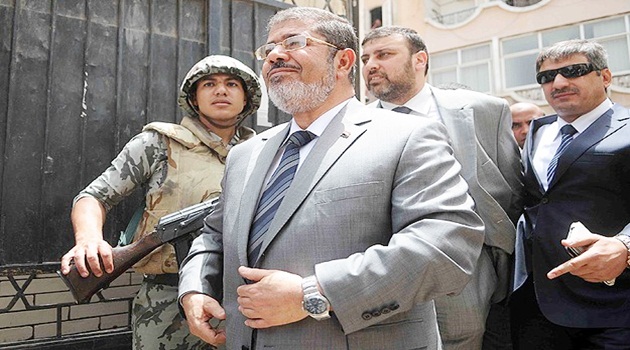 Mursi ve İhvan liderleri ''firar'' suçlamasıyla yargılanacak