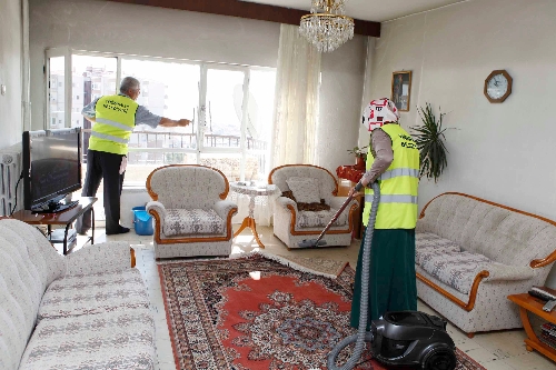 Yenimahalle Belediyesi'nden yaşlılara temizlik hizmeti