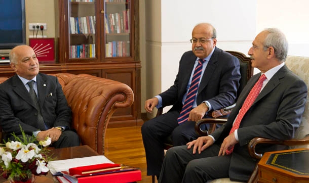Kılıçdaroğlu, kurbanını Kızılay'a bağışladı
