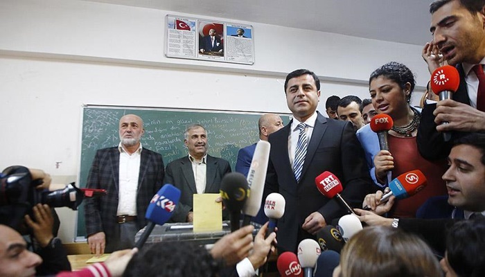 HDP Eş Genel Başkanı Demirtaş oy kullandı