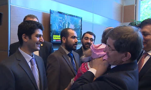 Davutoğlu konsolosluk personeliyle Ankara'ya geliyor