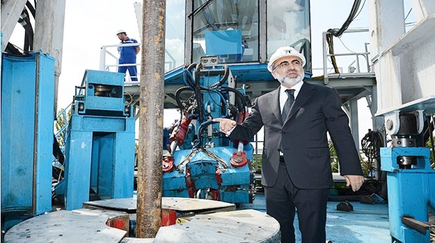 Petrol aramaları için yerli sondaj kulesi