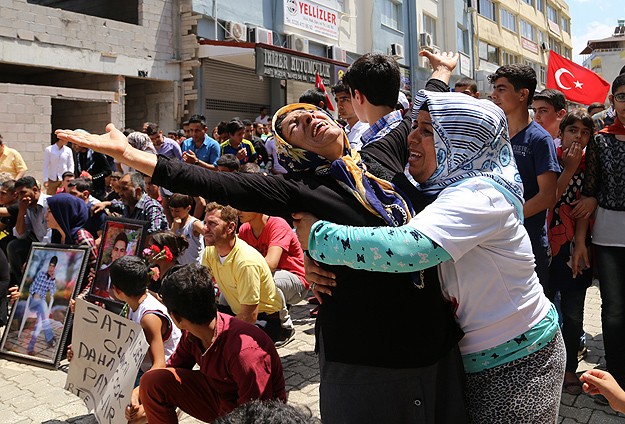 Reyhanlı'da hayatını kaybeden 53 kişi anıldı