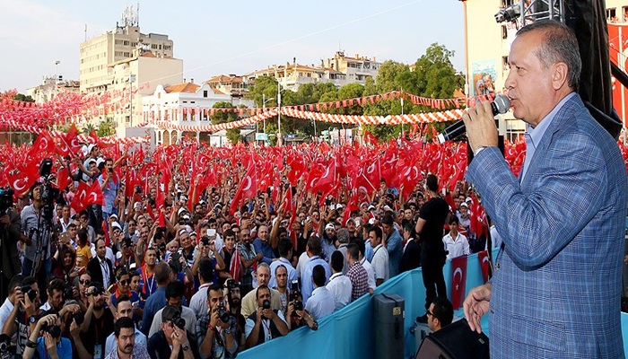 'Bölücü örgütün güdümündeki parti için çalışıyorlar'