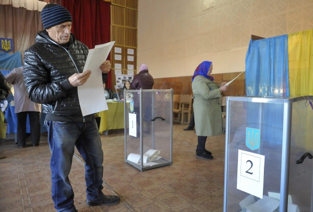 Ukrayna'da halk sandık başında